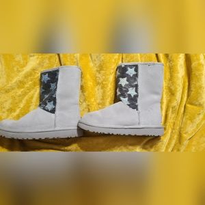 Girls Star UGG boots